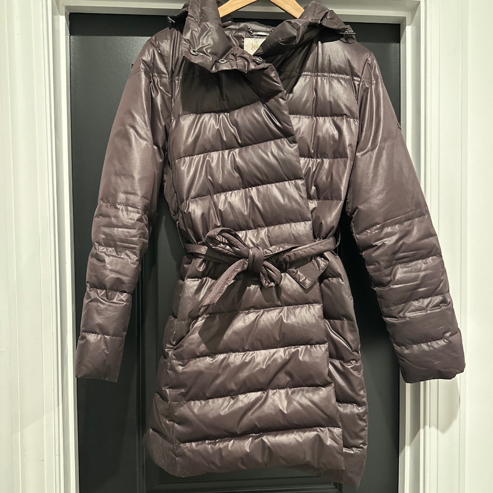 Laundry brand Coat
